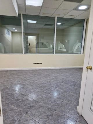 Oficina en Renta, Zona 14 Centro Empresarial — Oficina en Alquiler en Zona 14, Guatemala, Ciudad — miniatura 6 de 9