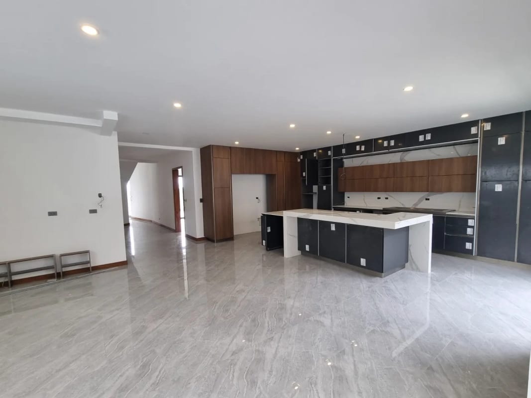 Hermosa Mansión Condominio SAUSALITO Km. 22.5 Carretera a El Salvador — Casa en Venta en Carretera a El Salvador, Guatemala, Ciudad — foto 6 de 17