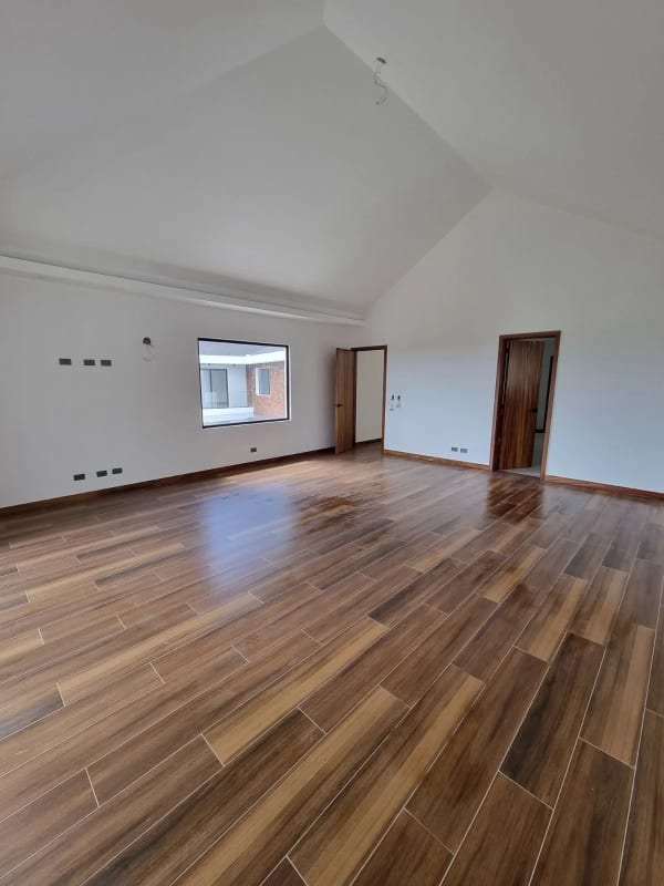Hermosa Mansión Condominio SAUSALITO Km. 22.5 Carretera a El Salvador — Casa en Venta en Carretera a El Salvador, Guatemala, Ciudad — foto 2 de 17