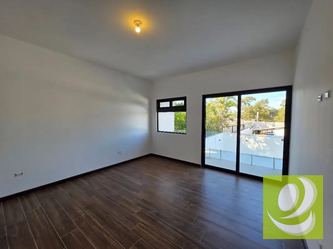 CASA NUEVA EN VENTA EN SAN CRISTOBAL LAS TRES CEIBAS — Casa en Venta en Zona 8 Mixco, Guatemala, Ciudad — foto 4 de 13