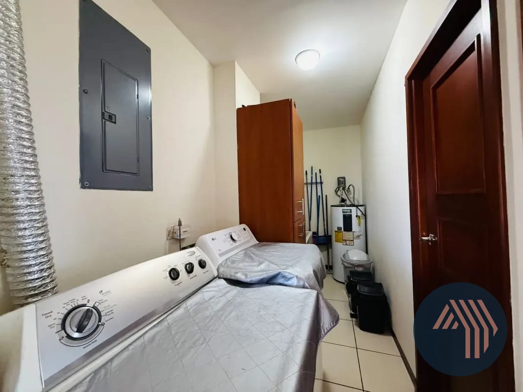 VENTA DE CÉNTRICO Y AMPLIO APARTAMENTO - BENEVENTO, ZONA 14 — Apartamento en Venta en Benevento, Zona 14, Guatemala, Ciudad — foto 12 de 17