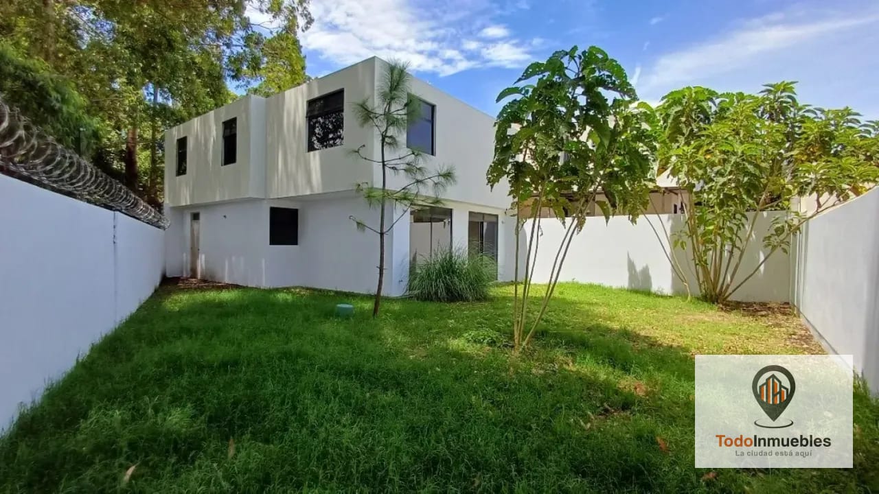 Casa en Venta en Bosque Escondido km 18.5 CES — Casa en Venta en Bosque Escondido, Carretera a El Salvador, Guatemala, Ciudad — foto 1 de 11