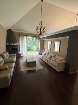 🏡 Hermosa casa en venta – El Encinal — Casa en Venta en El Encinal, Zona 7 Mixco, Guatemala, Ciudad — miniatura 4 de 11