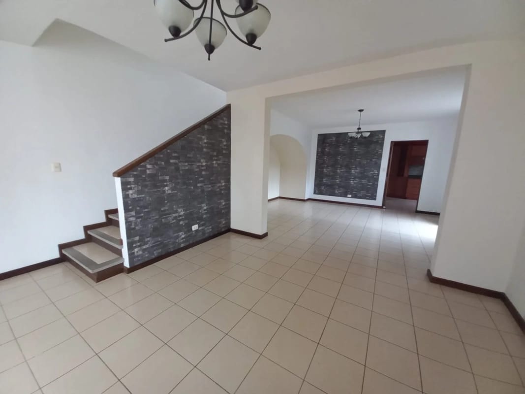 🏡 Venta de Casa en Carretera a El Salvador,  Km 19.8 — Casa en Venta en Carretera a El Salvador, Guatemala, Ciudad — foto 10 de 17