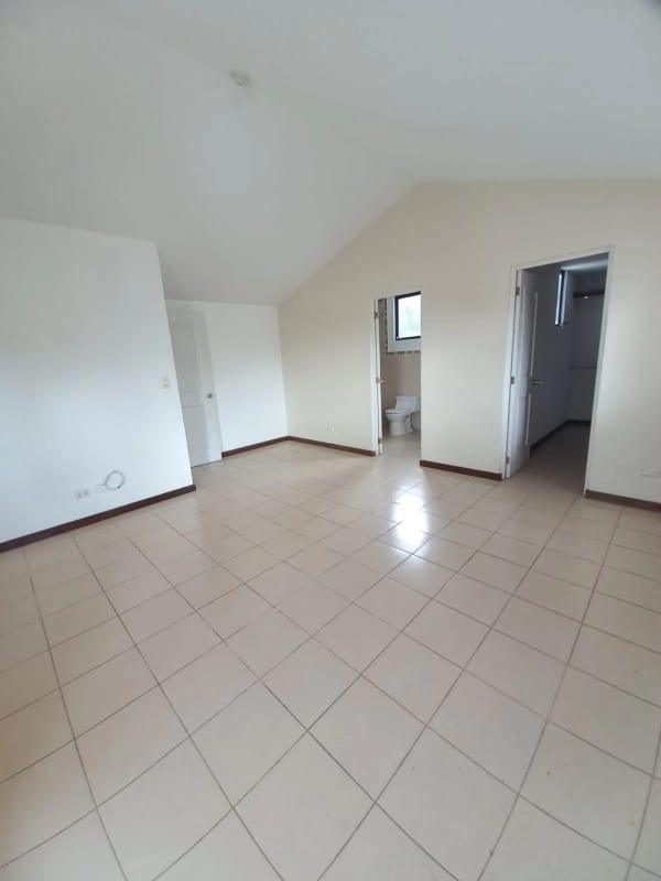 🏡 Venta de Casa en Carretera a El Salvador,  Km 19.8 — Casa en Venta en Carretera a El Salvador, Guatemala, Ciudad — foto 4 de 17