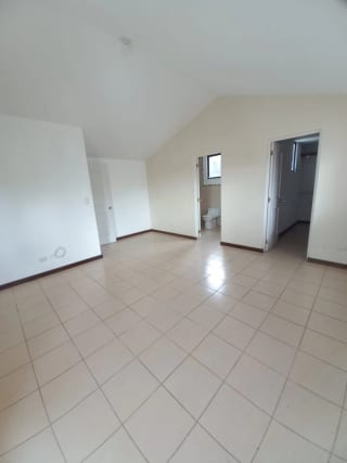 🏡 Venta de Casa en Carretera a El Salvador,  Km 19.8 — Casa en Venta en Carretera a El Salvador, Guatemala, Ciudad — miniatura 4 de 17