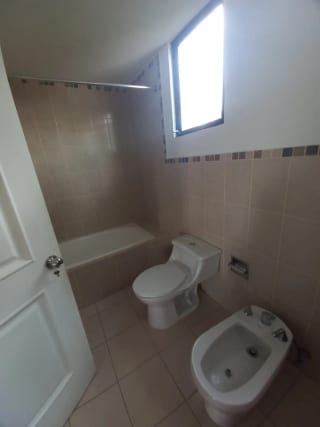 🏡 Venta de Casa en Carretera a El Salvador,  Km 19.8 — Casa en Venta en Carretera a El Salvador, Guatemala, Ciudad — miniatura 3 de 17