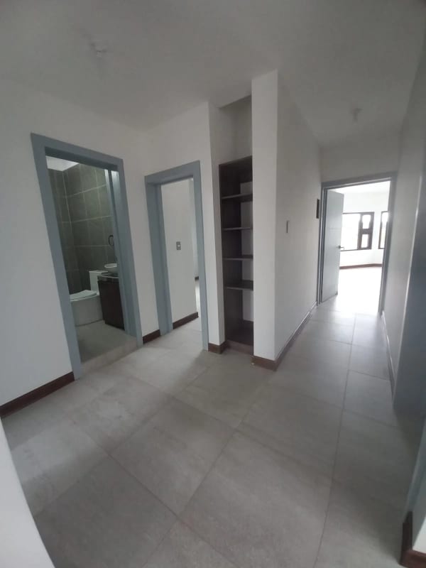 🏡 Casa de lujo con apartamento independiente – Km 19 Carretera a San José Pinula — Casa en Venta en km 16-20, Carretera a El Salvador, Guatemala, Ciudad — foto 15 de 17