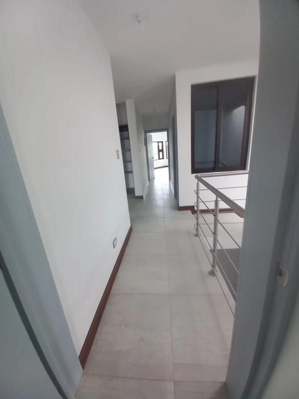 🏡 Casa de lujo con apartamento independiente – Km 19 Carretera a San José Pinula — Casa en Venta en km 16-20, Carretera a El Salvador, Guatemala, Ciudad — foto 13 de 17