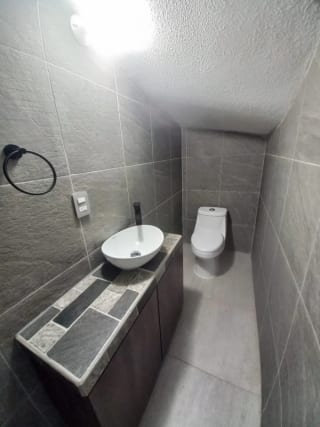 🏡 Casa de lujo con apartamento independiente – Km 19 Carretera a San José Pinula — Casa en Venta en km 16-20, Carretera a El Salvador, Guatemala, Ciudad — miniatura 9 de 17