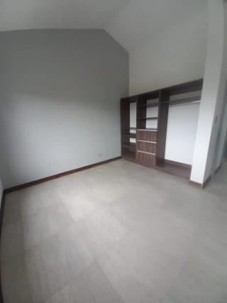 🏡 Casa de lujo con apartamento independiente – Km 19 Carretera a San José Pinula — Casa en Venta en km 16-20, Carretera a El Salvador, Guatemala, Ciudad — miniatura 5 de 17