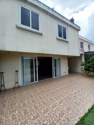 PRECIOSA CASA EN VENTA! 🏡 📍 A solo 5 minutos del cruce a Olmeca, Km 16.5 Carretera a El Salvador — Casa en Venta en Carretera a El Salvador, Guatemala, Ciudad — miniatura 1 de 13