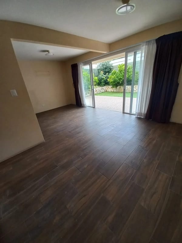 PRECIOSA CASA EN VENTA! 🏡 📍 A solo 5 minutos del cruce a Olmeca, Km 16.5 Carretera a El Salvador — Casa en Venta en Carretera a El Salvador, Guatemala, Ciudad — foto 5 de 13