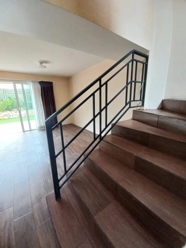 PRECIOSA CASA EN VENTA! 🏡 📍 A solo 5 minutos del cruce a Olmeca, Km 16.5 Carretera a El Salvador — Casa en Venta en Carretera a El Salvador, Guatemala, Ciudad — foto 4 de 13