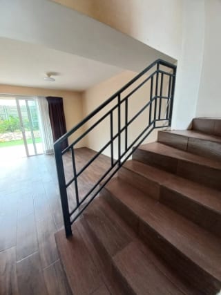 PRECIOSA CASA EN VENTA! 🏡 📍 A solo 5 minutos del cruce a Olmeca, Km 16.5 Carretera a El Salvador — Casa en Venta en Carretera a El Salvador, Guatemala, Ciudad — miniatura 4 de 13