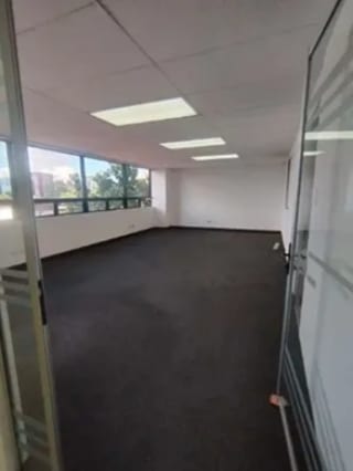 🏢 Oficina en Renta – Zona 13, Avenida Hincapié ¡Amplia, funcional y lista para usar! 📍 — Oficina en Alquiler en Zona 13, Guatemala, Ciudad — miniatura 1 de 7