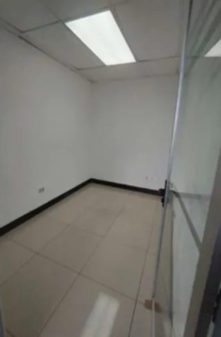 🏢 Oficina en Renta – Zona 13, Avenida Hincapié ¡Amplia, funcional y lista para usar! 📍 — Oficina en Alquiler en Zona 13, Guatemala, Ciudad — miniatura 5 de 7