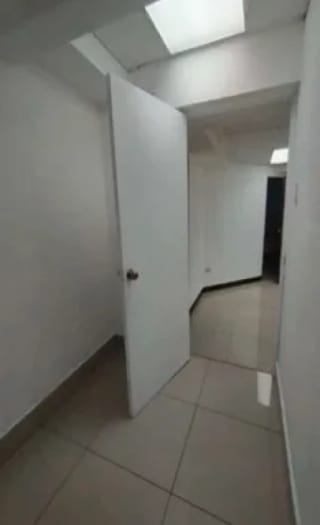 🏢 Oficina en Renta – Zona 13, Avenida Hincapié ¡Amplia, funcional y lista para usar! 📍 — Oficina en Alquiler en Zona 13, Guatemala, Ciudad — miniatura 3 de 7