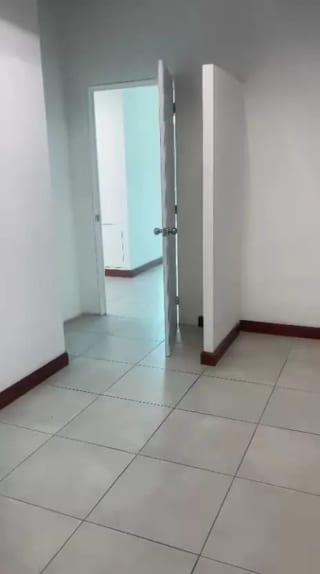 🏢 Oficina en renta – ¡Espacio amplio y cómodo, por Decocity! 💼 — Oficina en Alquiler en Carretera a El Salvador, Guatemala, Ciudad — miniatura 5 de 9