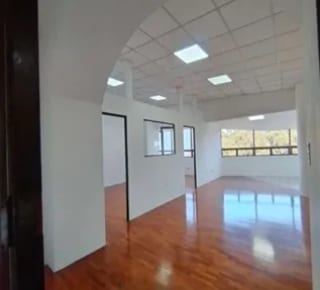 Se renta oficina amplia – Zona 13, Avenida Hincapié — Oficina en Alquiler en Zona 13, Guatemala, Ciudad — miniatura 1 de 5