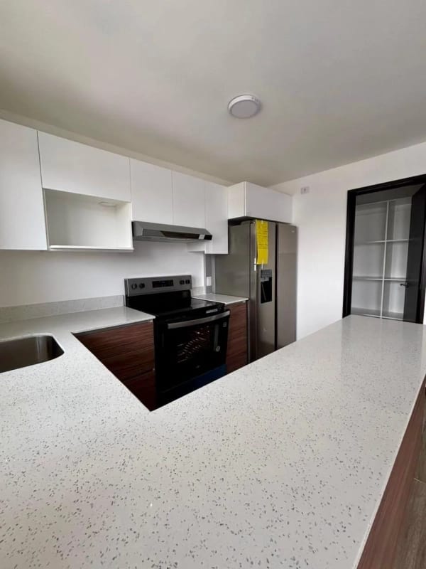 Alquiler de Apartamento en Segheria, zona 14 — Apartamento en Alquiler en Segheria, Zona 14, Guatemala, Ciudad — foto 10 de 13