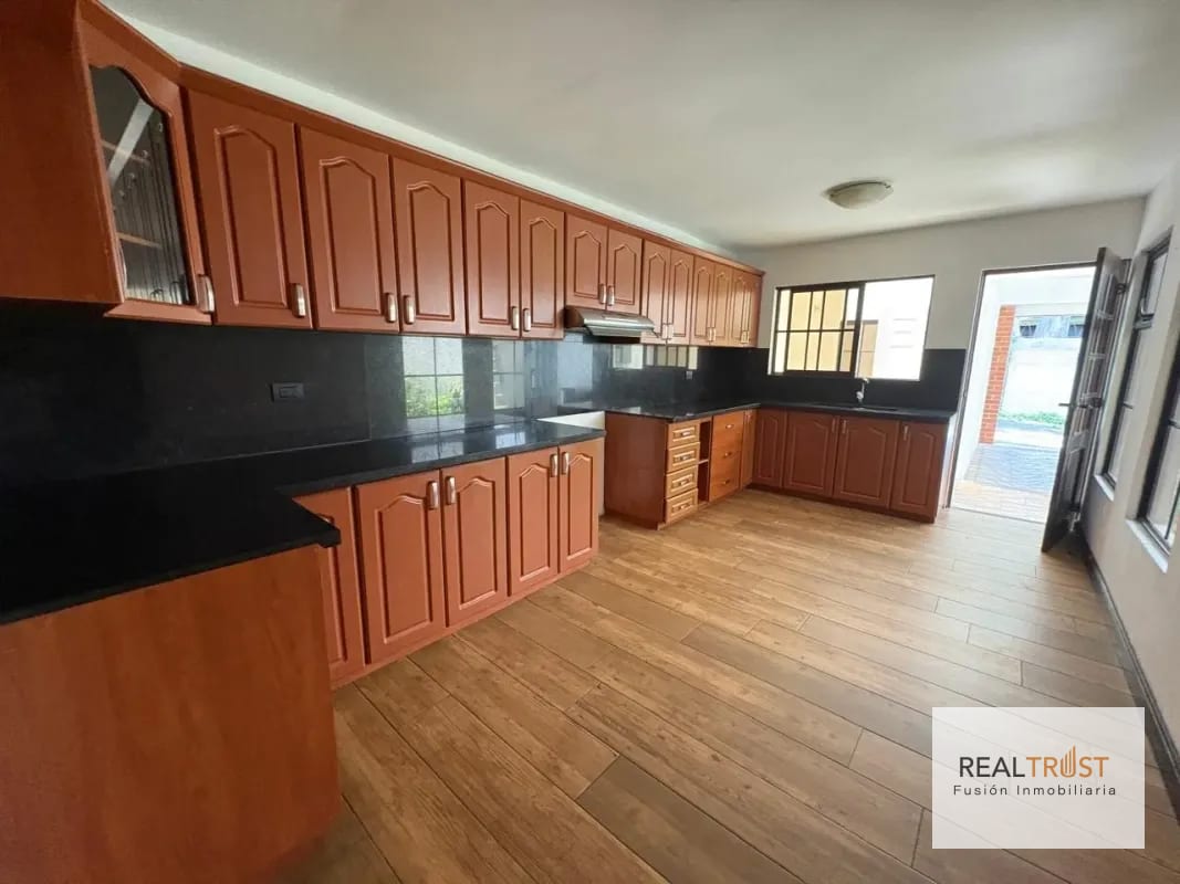 Casa en Venta Colinas de Arrazola km 17.5 Entrada a Olmeca — Casa en Venta en Carretera a El Salvador, Guatemala, Ciudad — foto 7 de 16