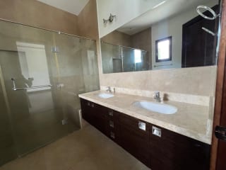 Casa Renta Zona 16, 455 MTS2. 4 Dormitorios $5,750 INCLUYE IVA Y MANT — Casa en Alquiler en Zona 16, Guatemala, Ciudad — miniatura 7 de 10