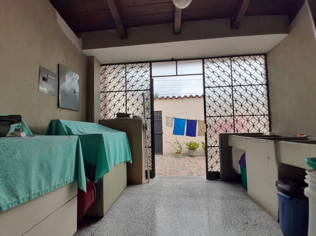 Vendo casa de 1 nivel en San Cristóbal!!!!! — Casa en Venta en Zona 8 Mixco, Guatemala, Ciudad — foto 12 de 16