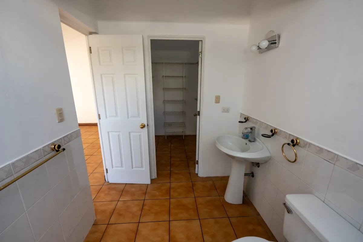 Casa en Venta Carretera a El Salvador km 16.5 San Miguel — Casa en Venta en Residenciales San Miguel, Carretera a El Salvador, Guatemala, Ciudad — foto 13 de 16