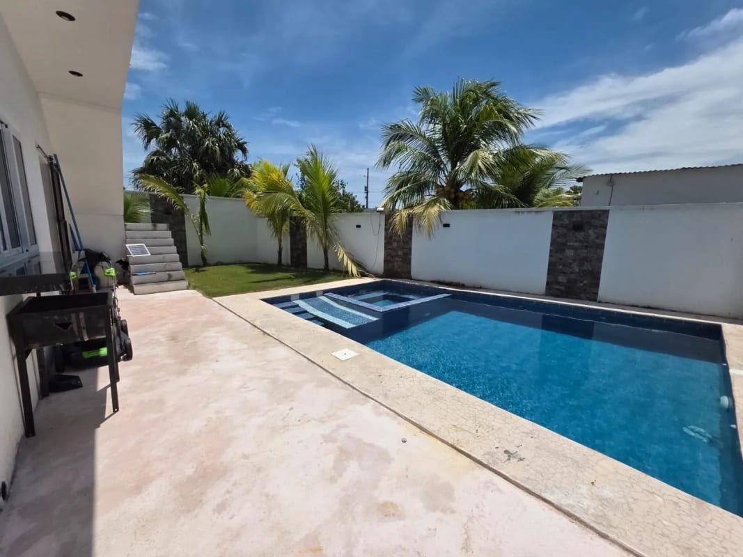 CASA AMUEBLADA EN VENTA MONTERRICO — Casa vacacional en Venta en Monterrico, Santa Rosa — foto 3 de 6