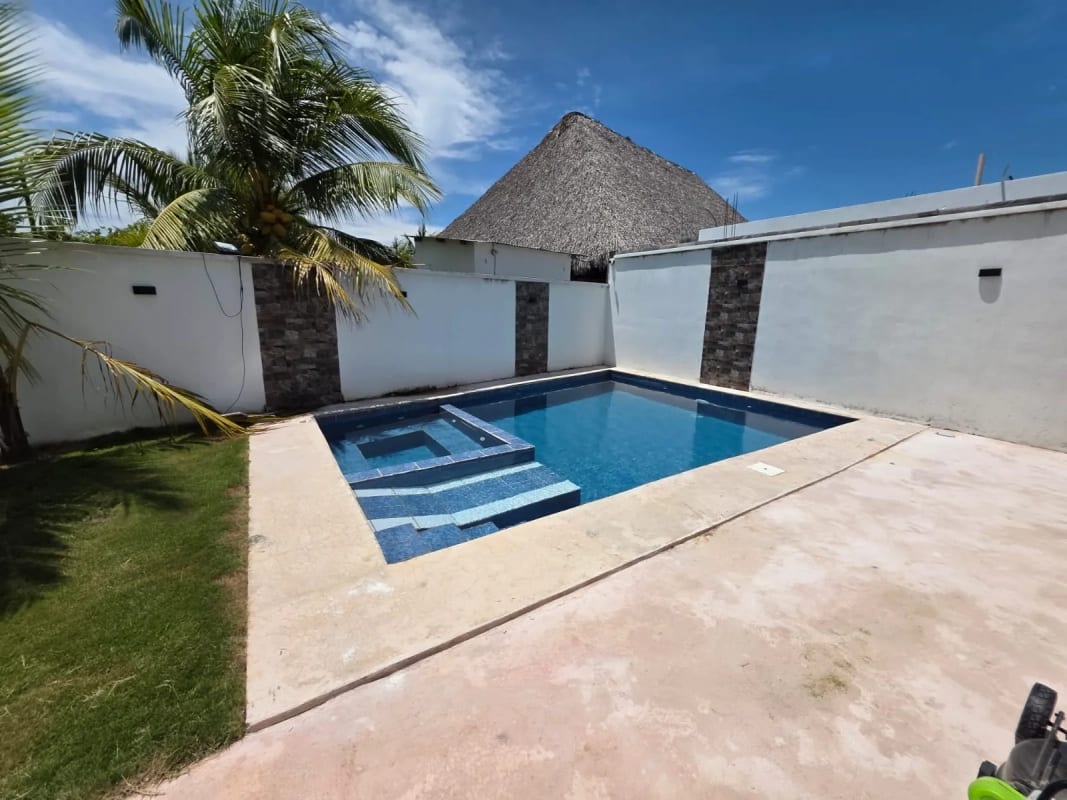 CASA AMUEBLADA EN VENTA MONTERRICO — Casa vacacional en Venta en Monterrico, Santa Rosa — foto 2 de 6