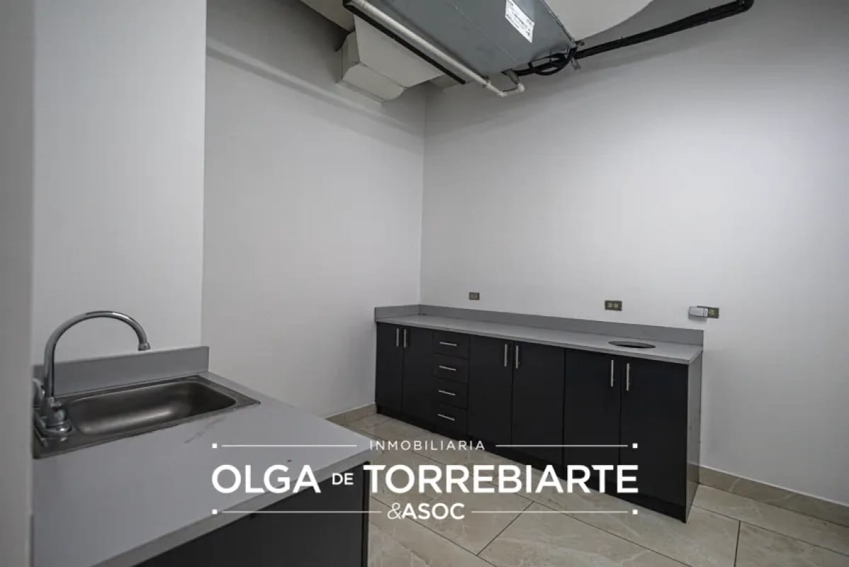 Oficina en Centro de Negocios Spazio, Zona 15 — Oficina en Alquiler en Spazio, Zona 15, Guatemala, Ciudad — foto 2 de 13