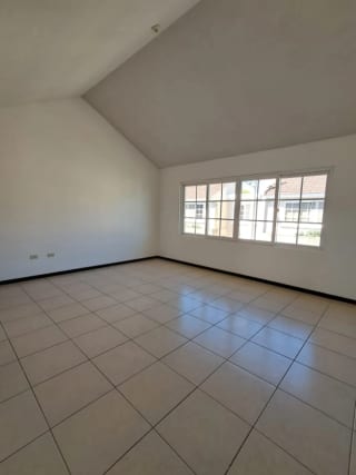 Venta de Casa en Residenciales Santa Mònica VI, Km. 16.5 Carretera a El Salvador — Casa en Venta en Carretera a El Salvador, Guatemala, Ciudad — miniatura 7 de 17