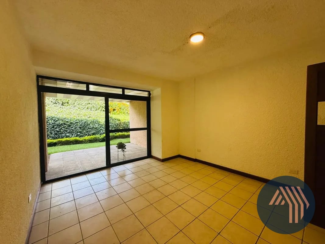 ALQUILER DE APTO. TIPO TOWNHOUSE - LA SOLANA, ZONA 15 — Apartamento en Alquiler en Zona 15, Guatemala, Ciudad — foto 4 de 16