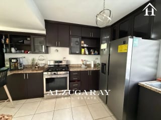 CASA C/ JARDÍN Y PERGOLA Z.16- 3 HAB. / VISTAS DE SAN ISIDRO — Casa en Venta en Vistas de San Isidro, Zona 16, Guatemala, Ciudad — miniatura 8 de 10