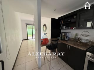 CASA C/ JARDÍN Y PERGOLA Z.16- 3 HAB. / VISTAS DE SAN ISIDRO — Casa en Venta en Vistas de San Isidro, Zona 16, Guatemala, Ciudad — miniatura 7 de 10