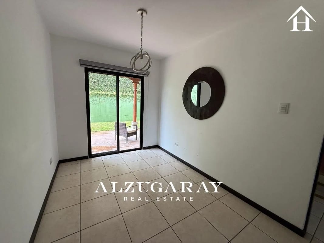 CASA C/ JARDÍN Y PERGOLA Z.16- 3 HAB. / VISTAS DE SAN ISIDRO — Casa en Venta en Vistas de San Isidro, Zona 16, Guatemala, Ciudad — foto 6 de 10