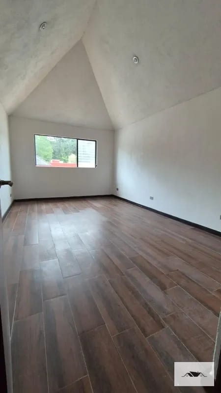 EN VENTA CASA PARA REMODELAR  KM 12.5  CAES SANTA ROSALIA — Casa en Venta en Santa Rosalia La Laguna, Carretera a El Salvador, Guatemala, Ciudad — foto 8 de 15