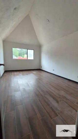 EN VENTA CASA PARA REMODELAR  KM 12.5  CAES SANTA ROSALIA — Casa en Venta en Santa Rosalia La Laguna, Carretera a El Salvador, Guatemala, Ciudad — miniatura 8 de 15