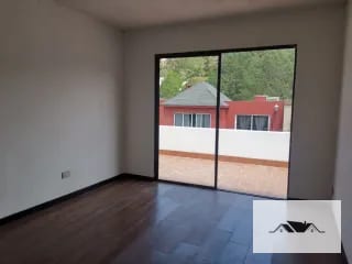 EN VENTA CASA PARA REMODELAR  KM 12.5  CAES SANTA ROSALIA — Casa en Venta en Santa Rosalia La Laguna, Carretera a El Salvador, Guatemala, Ciudad — miniatura 13 de 15