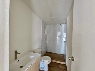 Alquiler Apartamento Edificio Lares, Zona 16 — Apartamento en Alquiler en Lares 16, Zona 16, Guatemala, Ciudad — miniatura 5 de 8