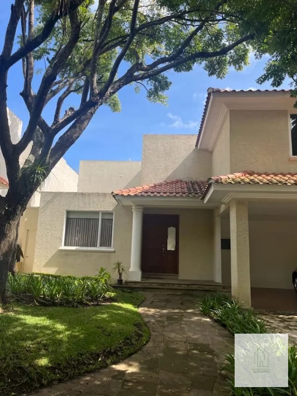 Linda Casa Portal del Bosque 1, CES en venta — Casa en Venta en Portal del Bosque, Carretera a El Salvador, Guatemala, Ciudad — foto 1 de 15