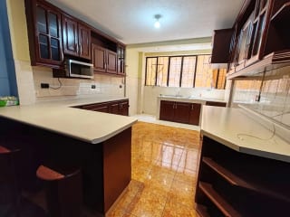 Casa en VENTA CONDOMINIO PANORAMA ideal para fundación  u oficinas — Casa en Venta en Zona 8 Mixco, Guatemala, Ciudad — miniatura 1 de 16
