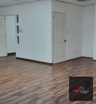 OFICINA EN RENTA ZONA 10 — Oficina en Alquiler en Zona 10, Guatemala, Ciudad — miniatura 1 de 3