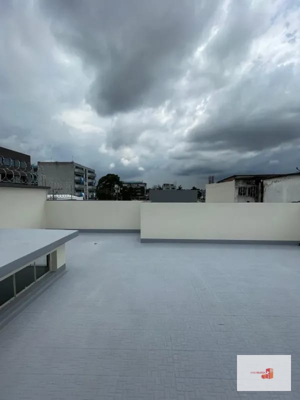 Oficinas con terraza amplia, cerca de Plazuela España — Oficina en Alquiler en Zona 9, Guatemala, Ciudad — foto 9 de 10