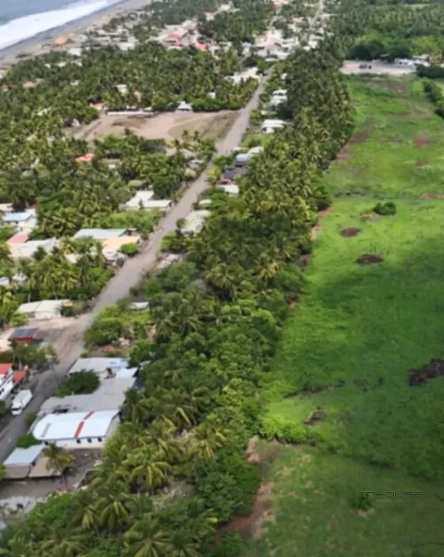 TERRENO EN VENTA, TIQUISATE, ESCUINTLA - A 200 METROS DE LA PLAYA- — Terreno en Venta en Escuintla, Escuintla — foto 2 de 5