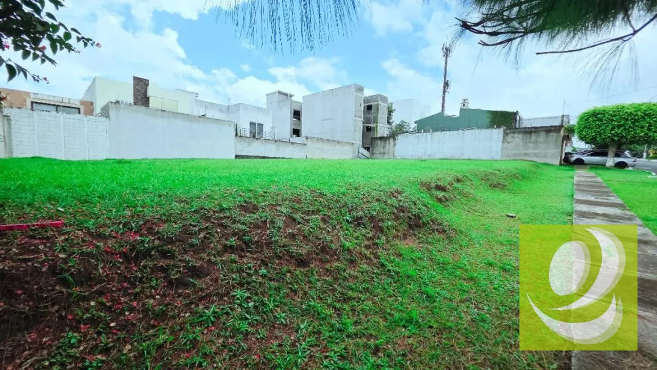 Vendo terreno grande en zona 16 Hacienda Real — Terreno en Venta en Hacienda Real, Zona 16, Guatemala, Ciudad — foto 2 de 4