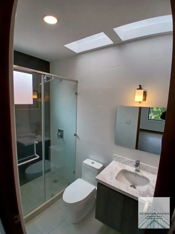 HERMOSA CASA EN RENTA BURANAS KM. 15.5 — Casa en Alquiler en Buranas Concepción, Carretera a El Salvador, Guatemala, Ciudad — foto 5 de 14