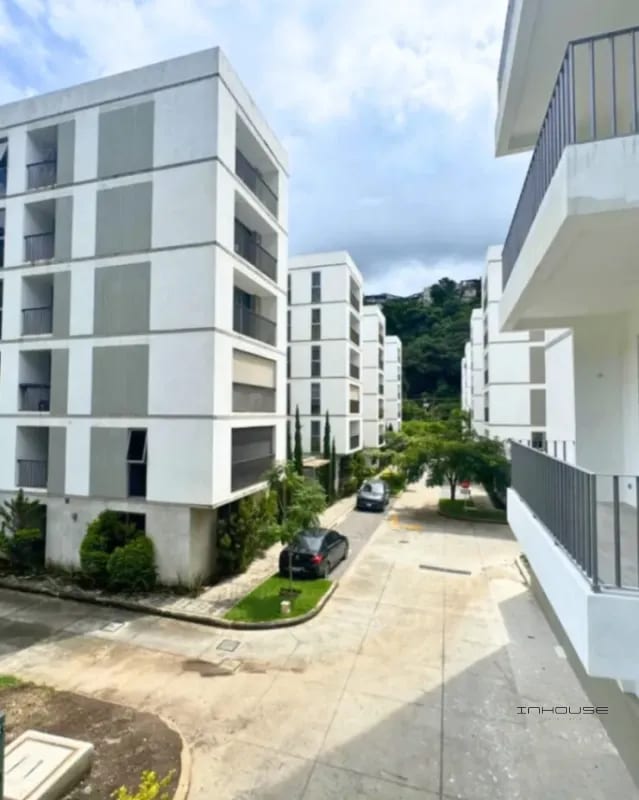 APARTAMENTO EN RENTA ZONA 13 IRIDIA CON AMPLIA TERRAZA — Apartamento en Alquiler en Zona 13, Guatemala, Ciudad — foto 1 de 15