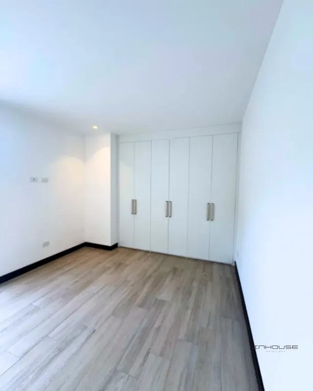 APARTAMENTO EN RENTA ZONA 13 IRIDIA CON AMPLIA TERRAZA — Apartamento en Alquiler en Zona 13, Guatemala, Ciudad — foto 2 de 15